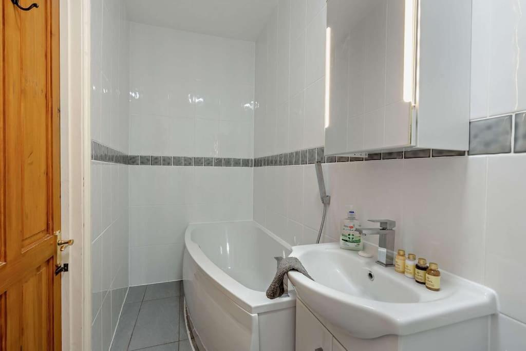 Dizzy Heights Swanage Sleeps 10 With Amazing Viewsヴィラ エクステリア 写真